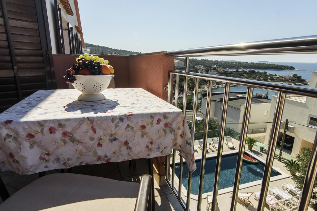 Apartments Martina Primosten Exterior photo