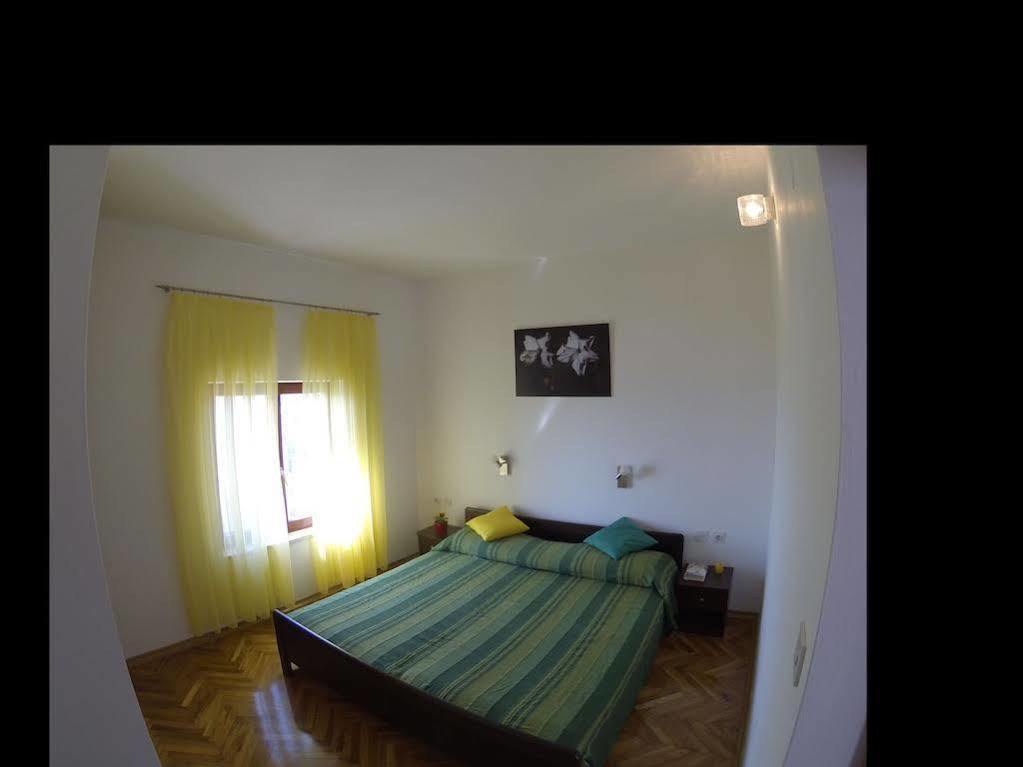 Apartments Martina Primosten Exterior photo